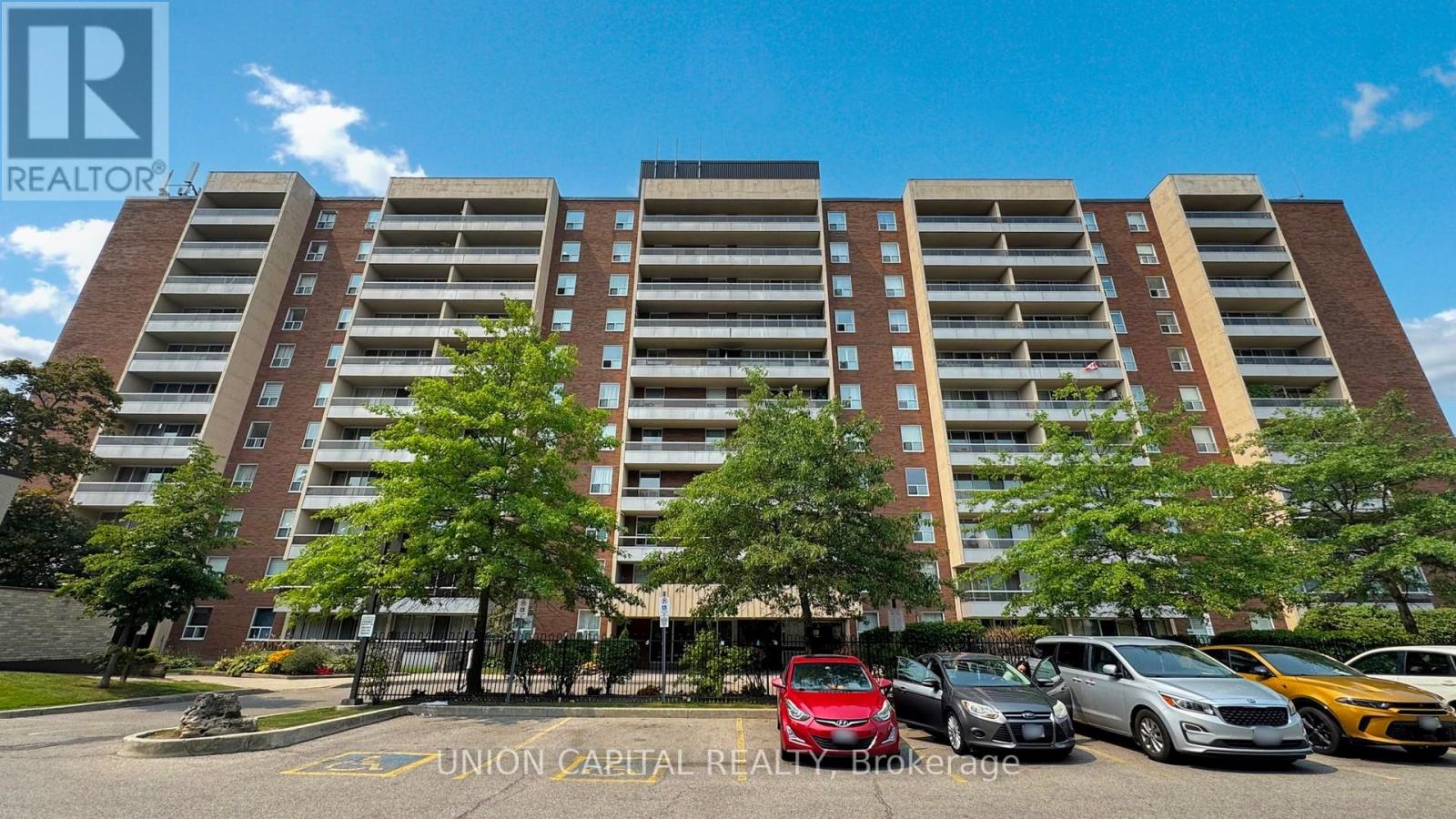 Photo 1 of 913 31 Four Winds Drive, Toronto ON