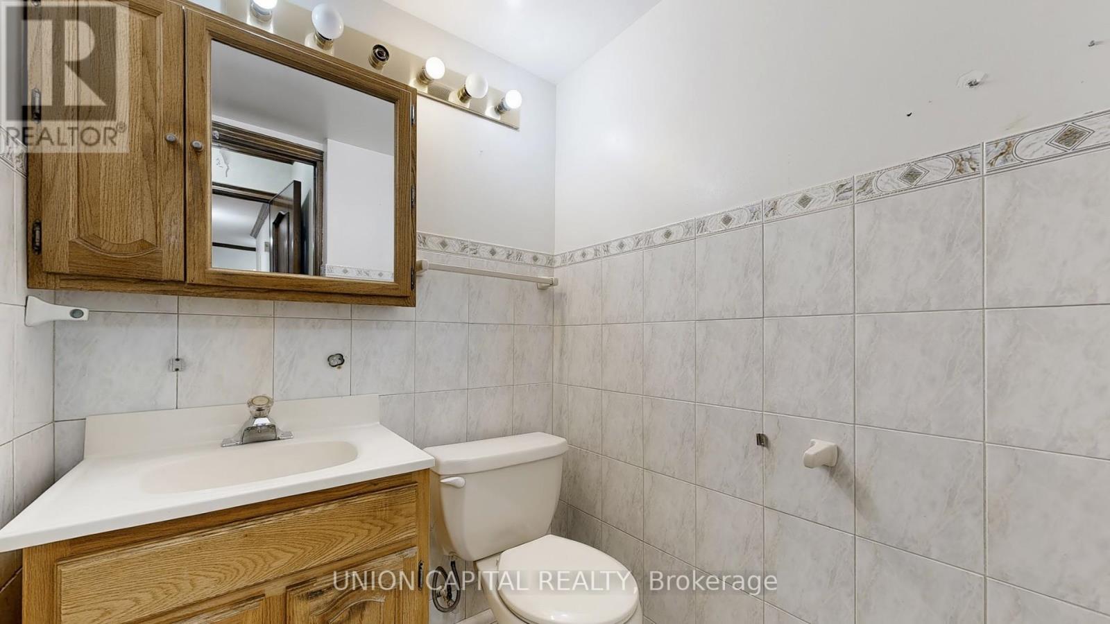 Photo 9 of 913 31 Four Winds Drive, Toronto ON