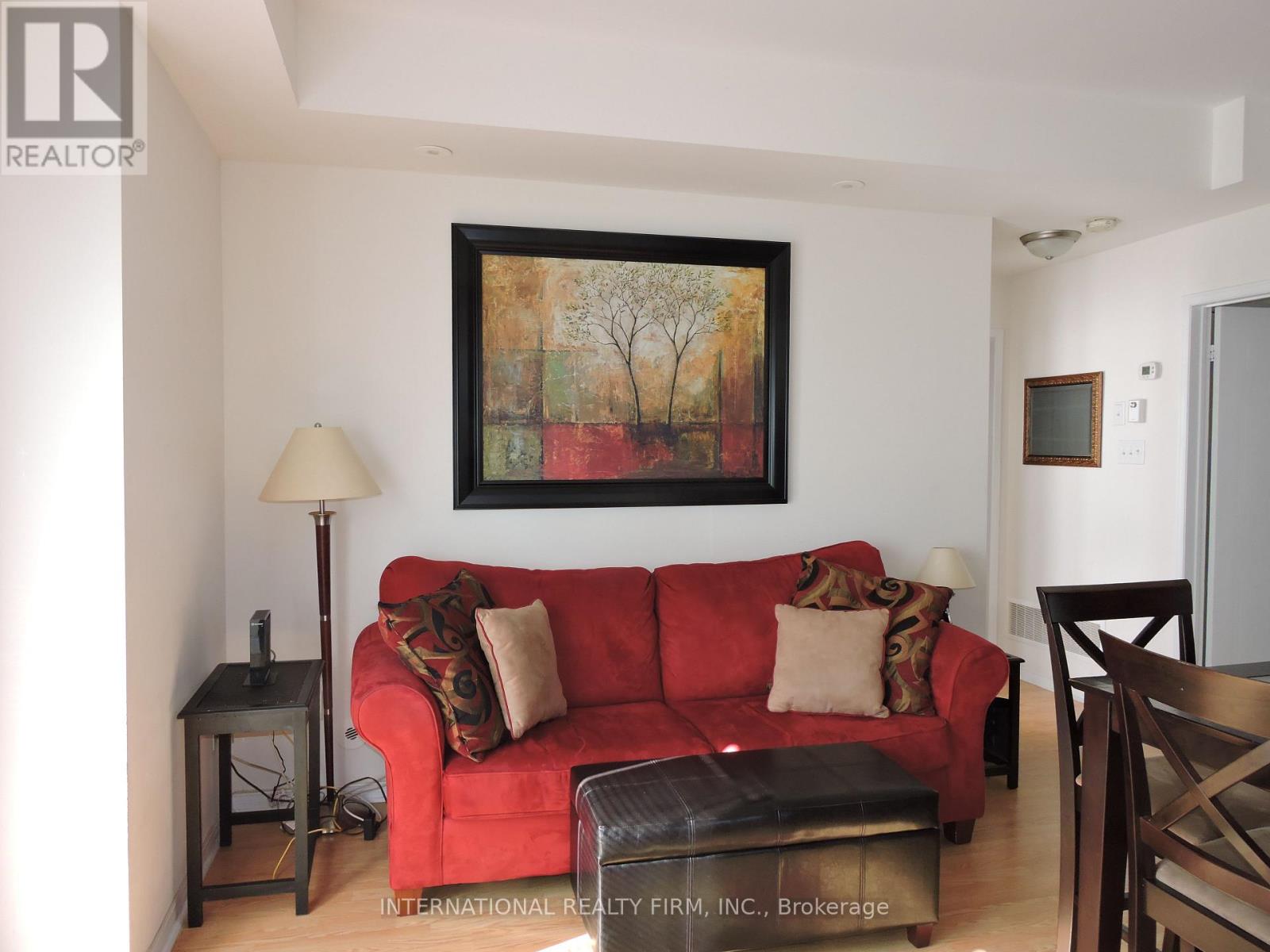 Photo 5 of 4855 Half Moon Grove, Mississauga ON