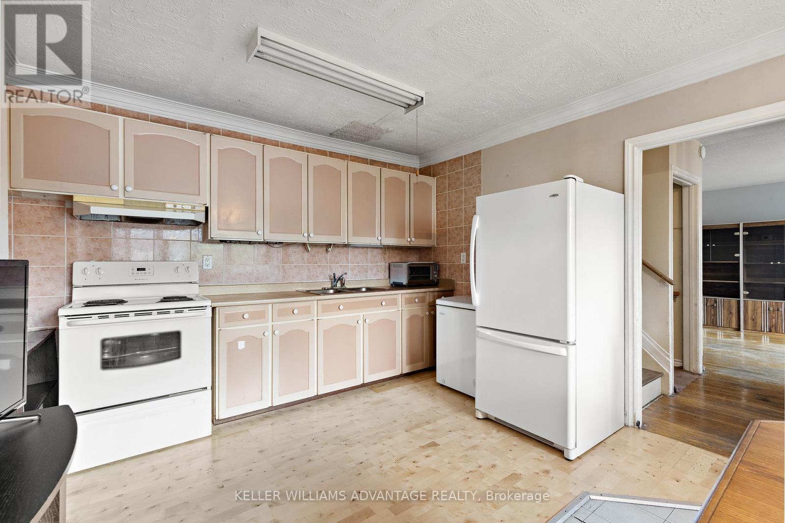 Photo 10 of 1 10 Sentinel Road, Toronto ON