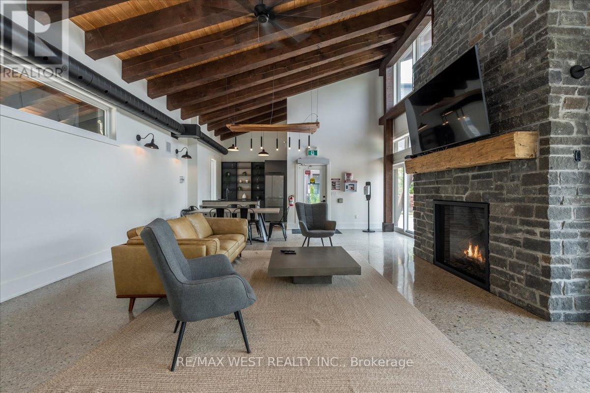 Photo 4 of 301 12 Beckwith Lane, Blue Mountains ON