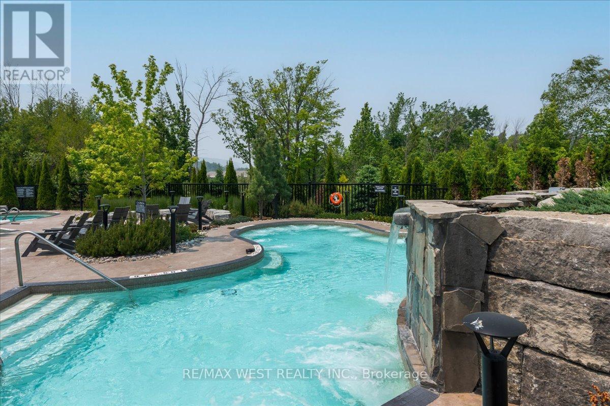 Photo 27 of 301 12 Beckwith Lane, Blue Mountains ON