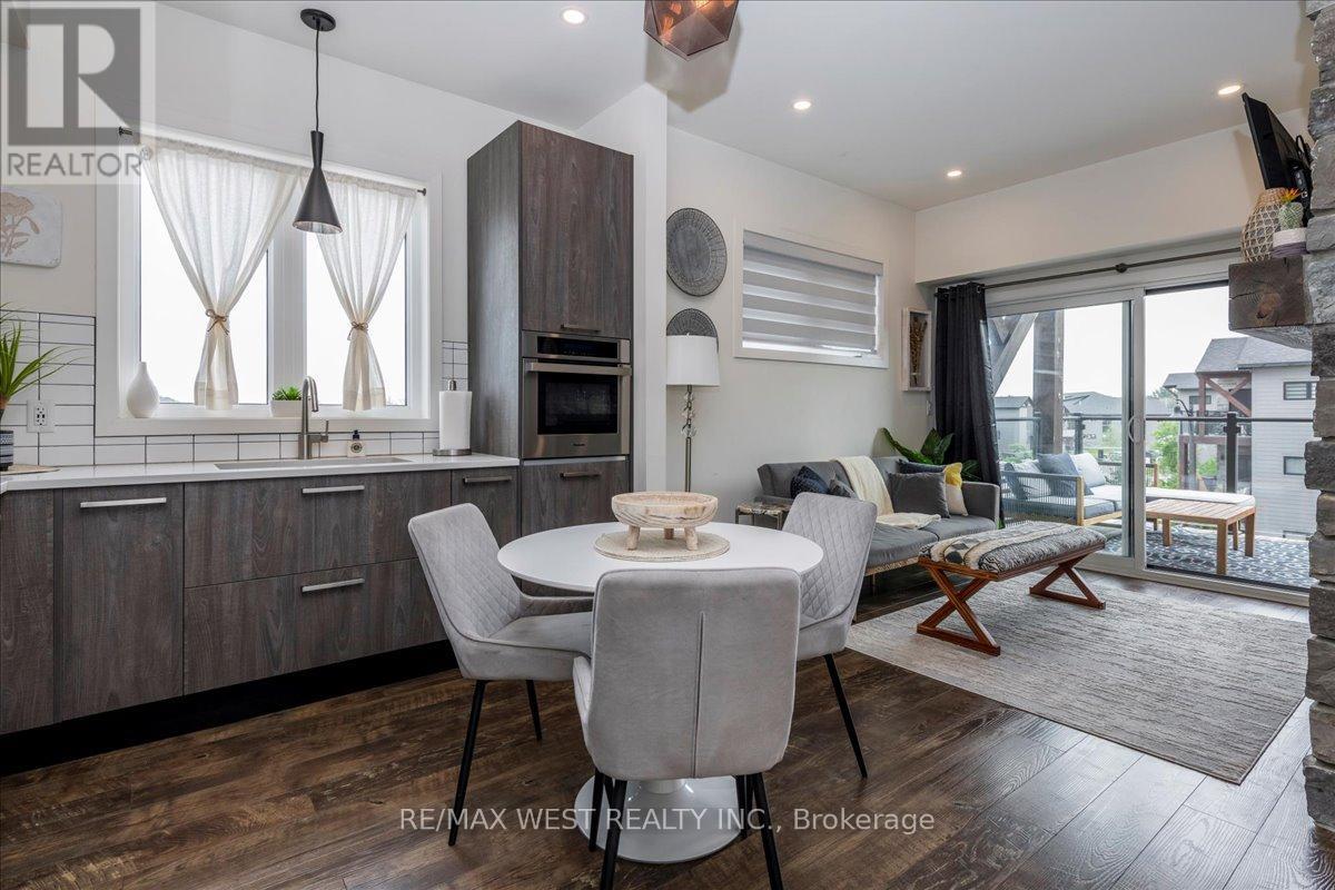 Photo 30 of 301 12 Beckwith Lane, Blue Mountains ON
