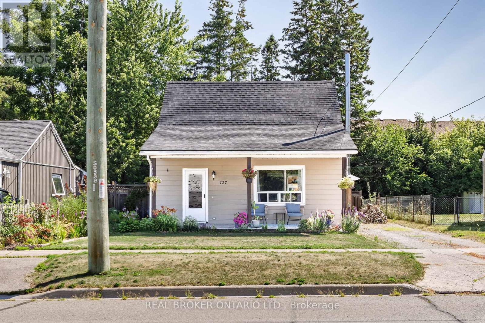 Photo 2 of 127 Elmore Street, Trent Hills ON