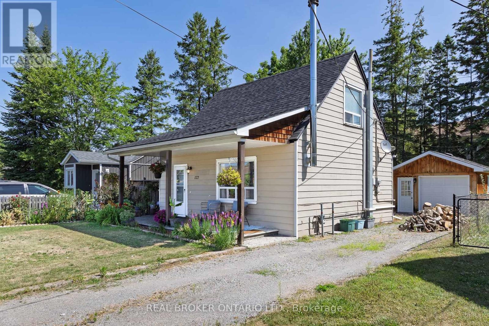 Photo 16 of 127 Elmore Street, Trent Hills ON