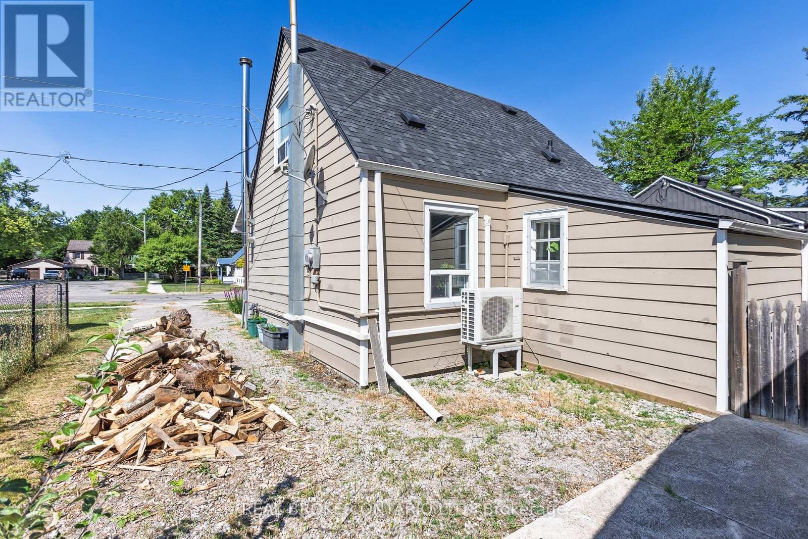 Photo 10 of 127 Elmore Street, Trent Hills ON