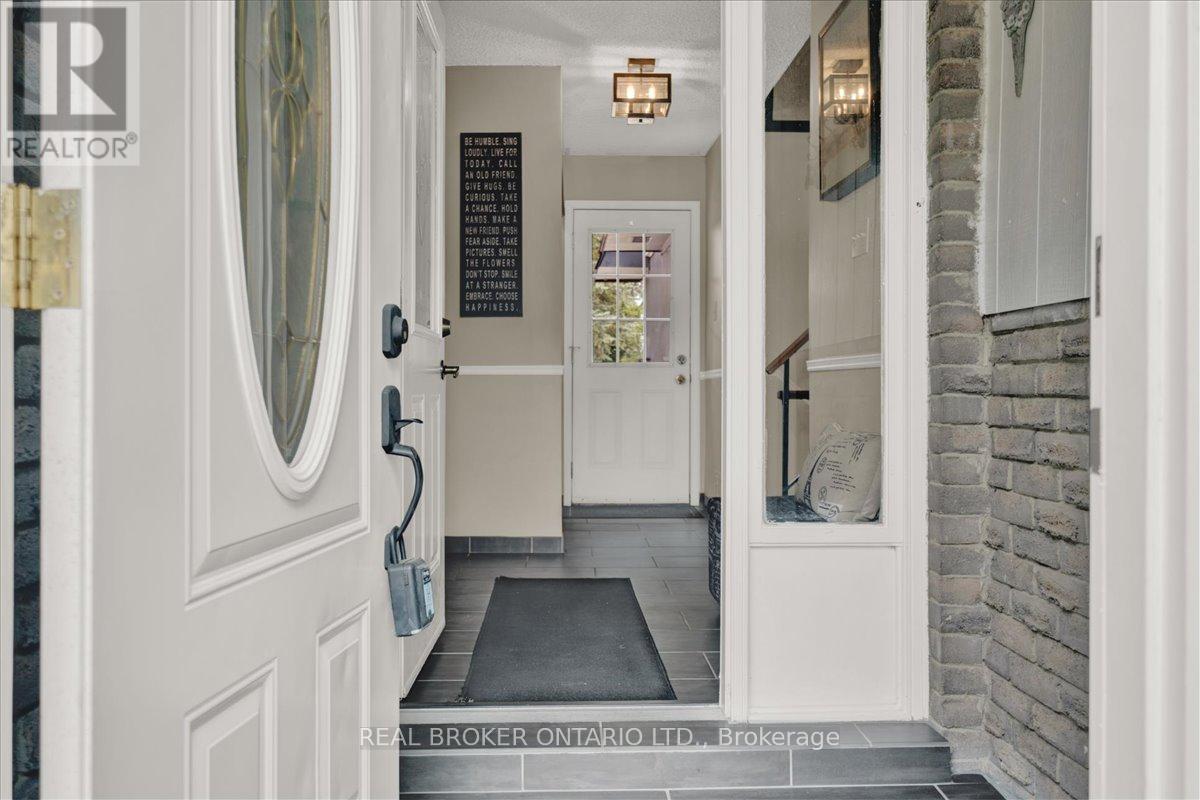 Photo 4 of 51 Southglen Road, Brantford ON