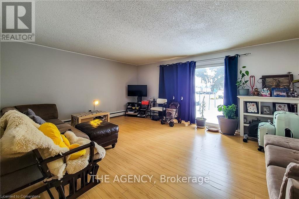 Photo 19 of 640 Fountain Street N, Cambridge ON
