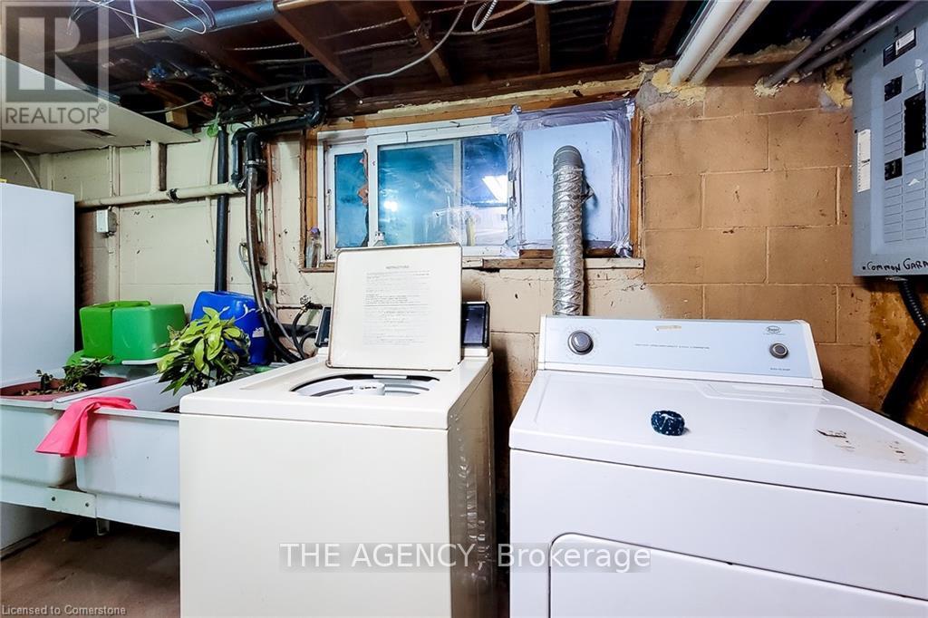 Photo 25 of 640 Fountain Street N, Cambridge ON