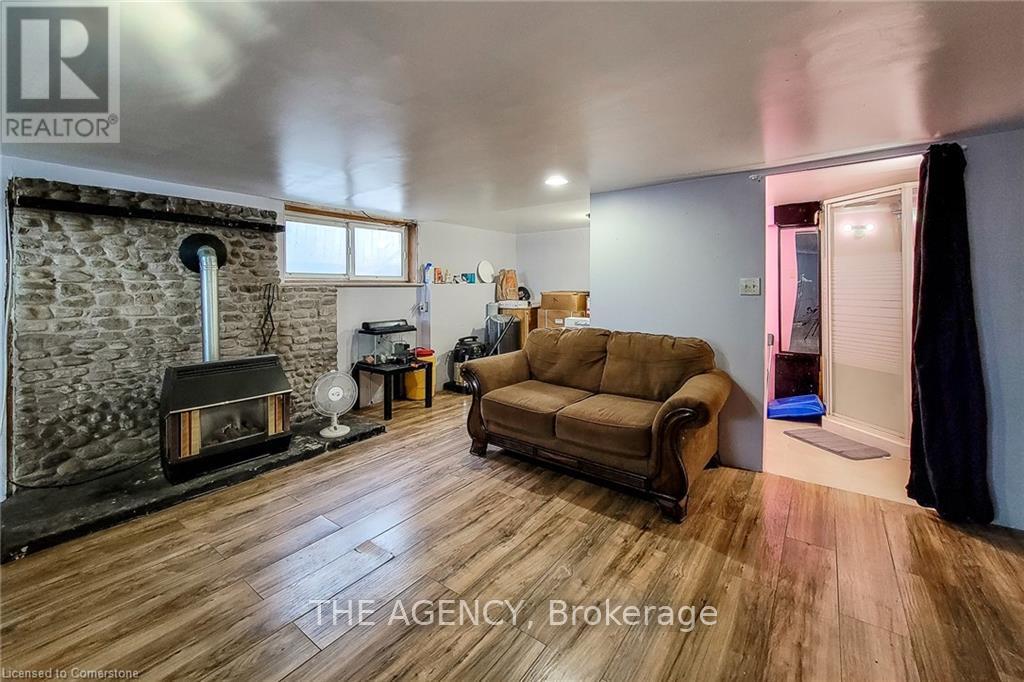 Photo 29 of 640 Fountain Street N, Cambridge ON