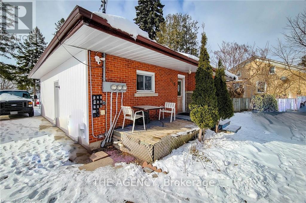 Photo 7 of 640 Fountain Street N, Cambridge ON