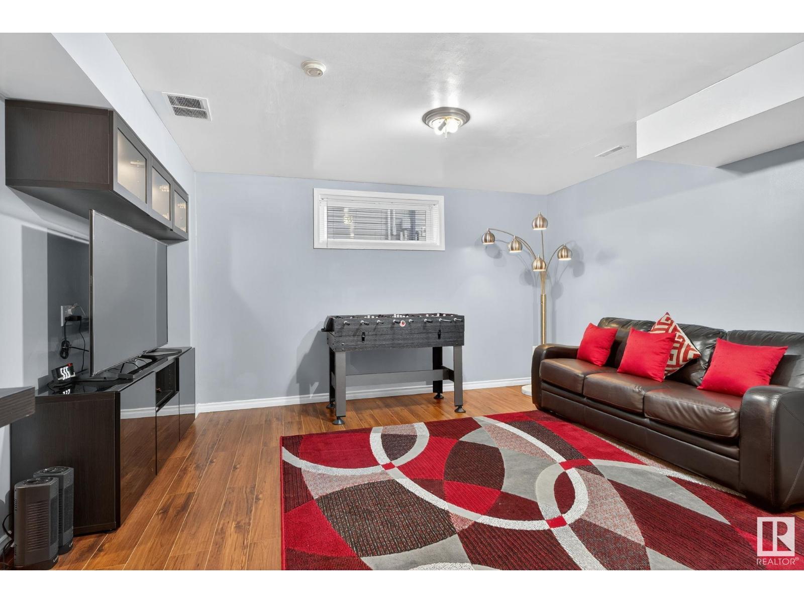 Photo 10 of 38 Birchglen Cr, Leduc AB