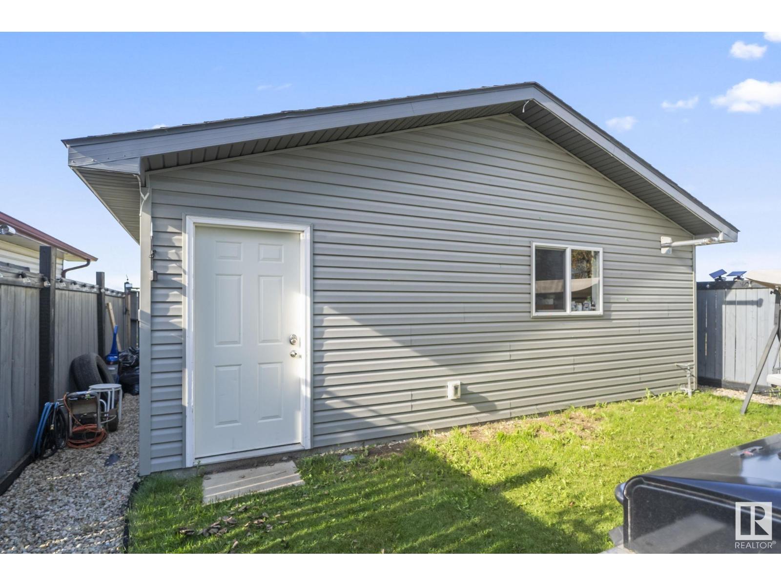 Photo 4 of 38 Birchglen Cr, Leduc AB