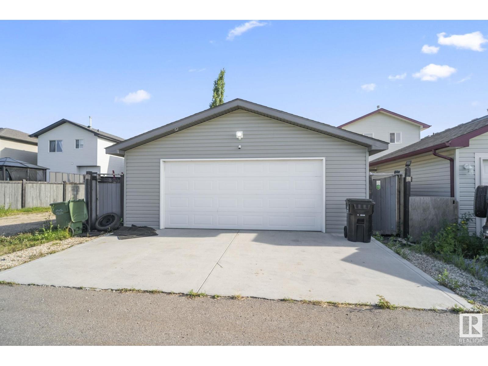 Photo 2 of 38 Birchglen Cr, Leduc AB