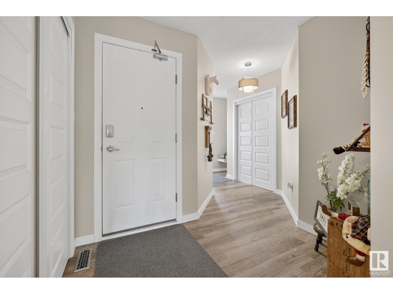 Photo 12 of 4711 25 Av Nw, Edmonton AB