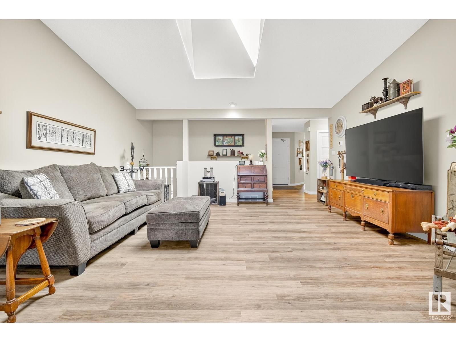 Photo 14 of 4711 25 Av Nw, Edmonton AB