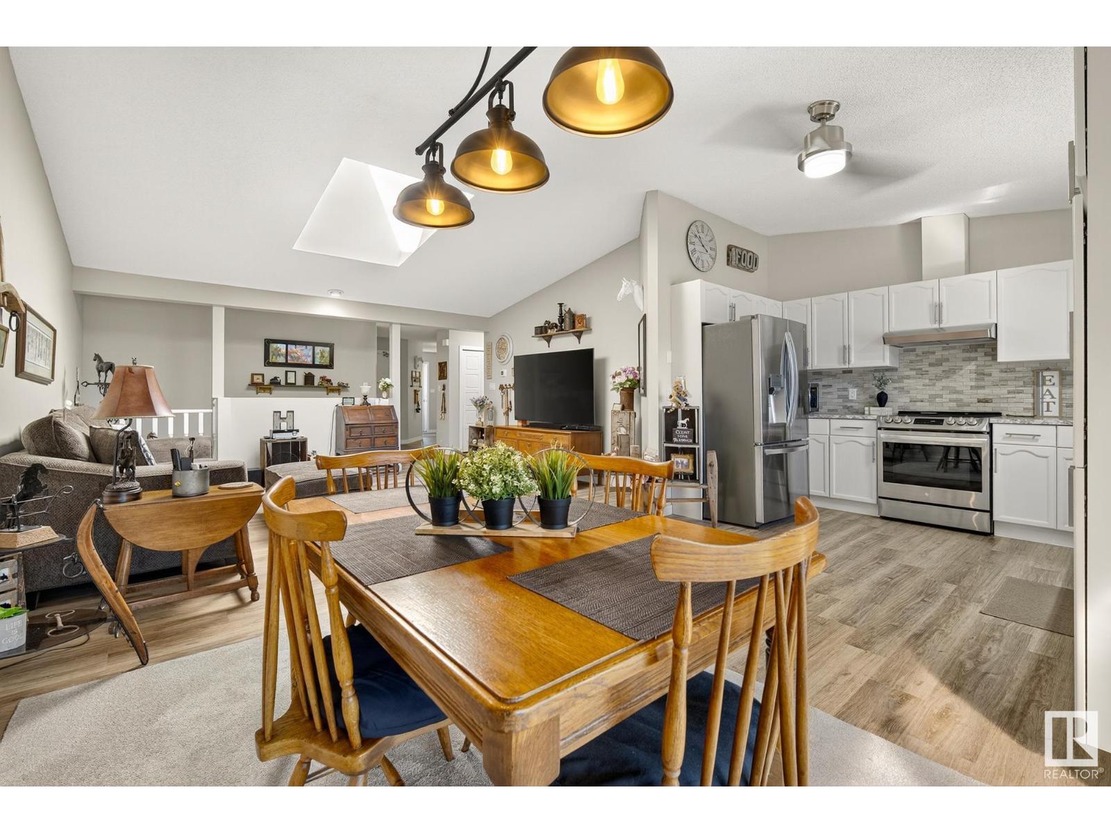 Photo 20 of 4711 25 Av Nw, Edmonton AB