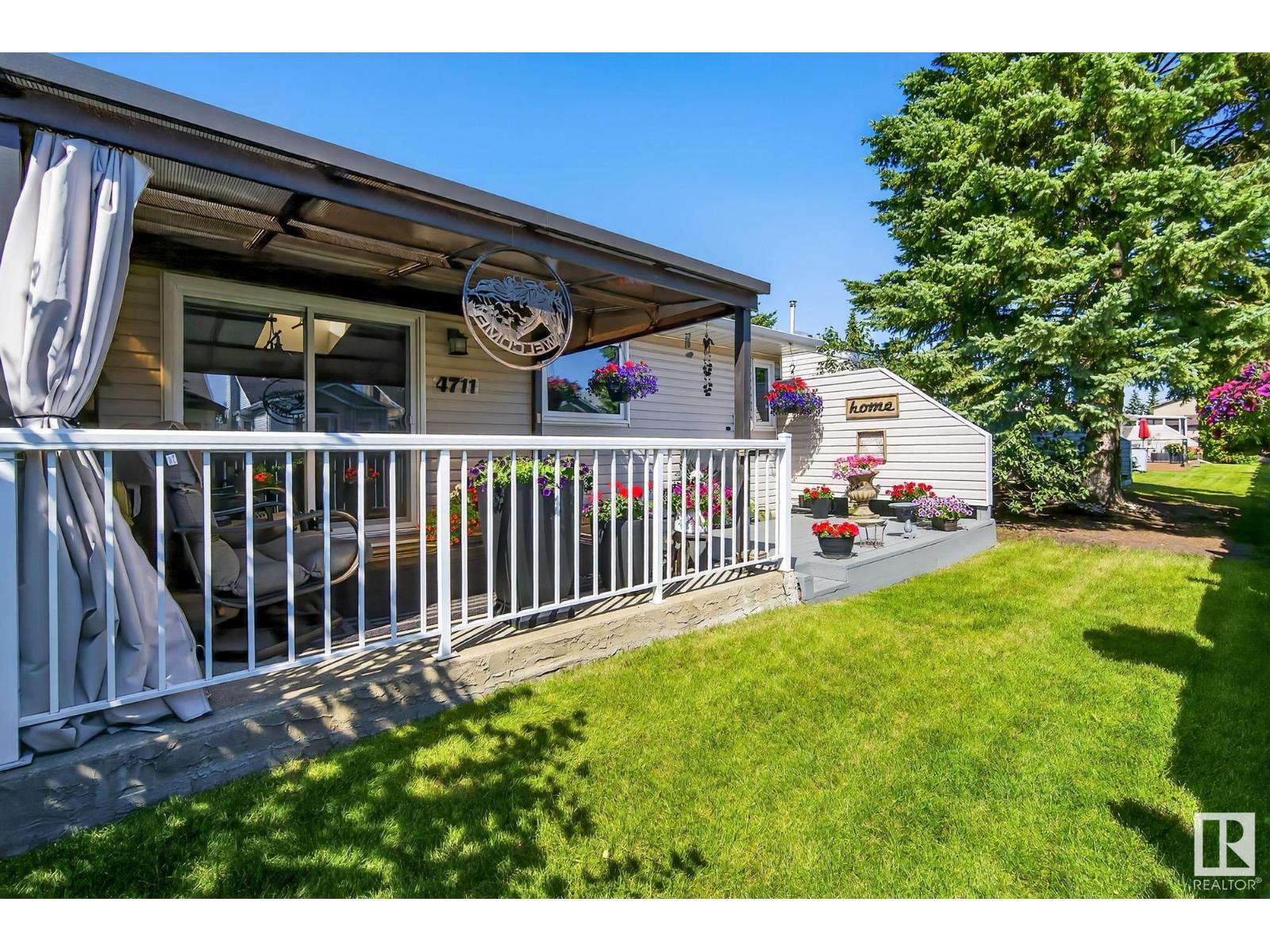 Photo 4 of 4711 25 Av Nw, Edmonton AB