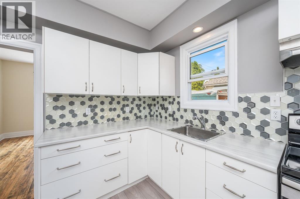 Photo 15 of 266 Brock Street South, Sarnia ON