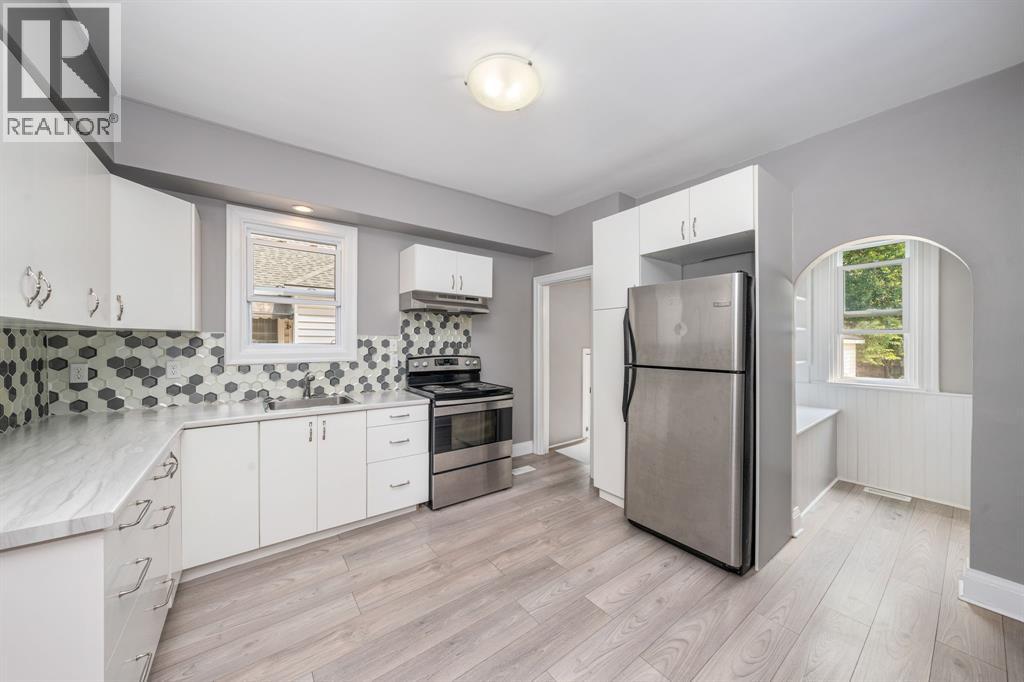 Photo 16 of 266 Brock Street South, Sarnia ON