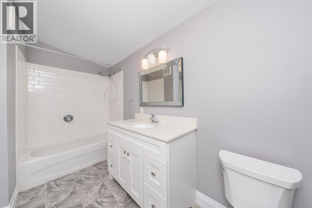 Photo 22 of 266 Brock Street South, Sarnia ON