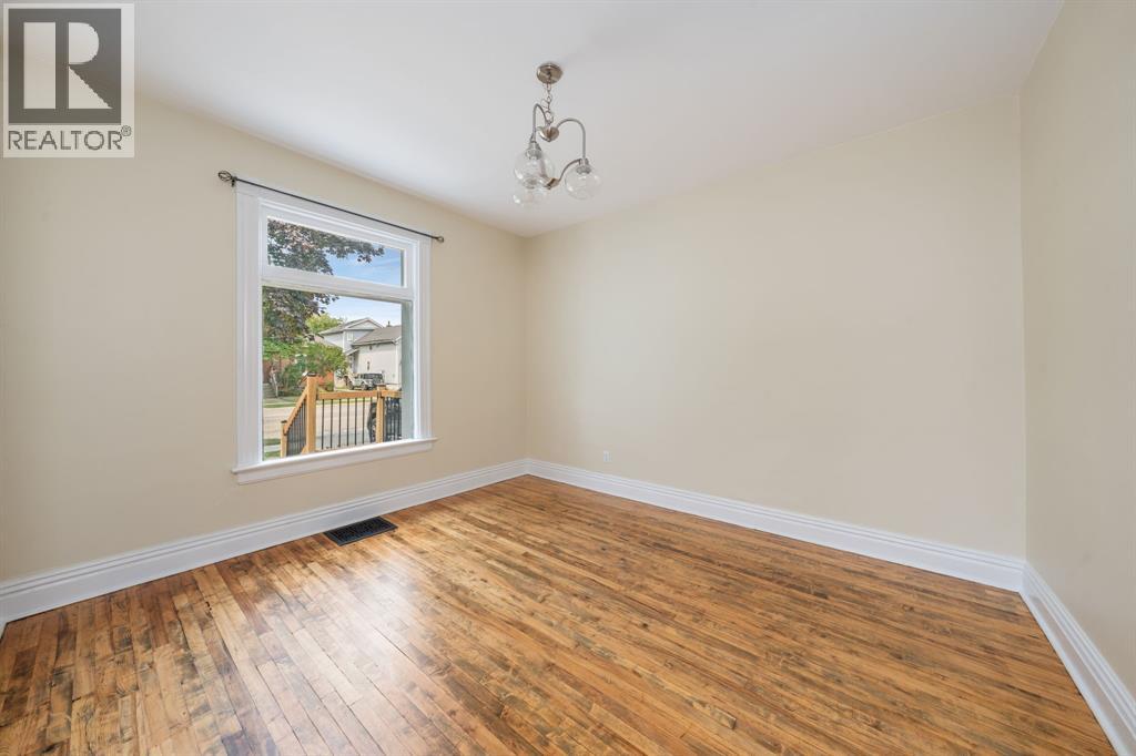 Photo 7 of 266 Brock Street South, Sarnia ON