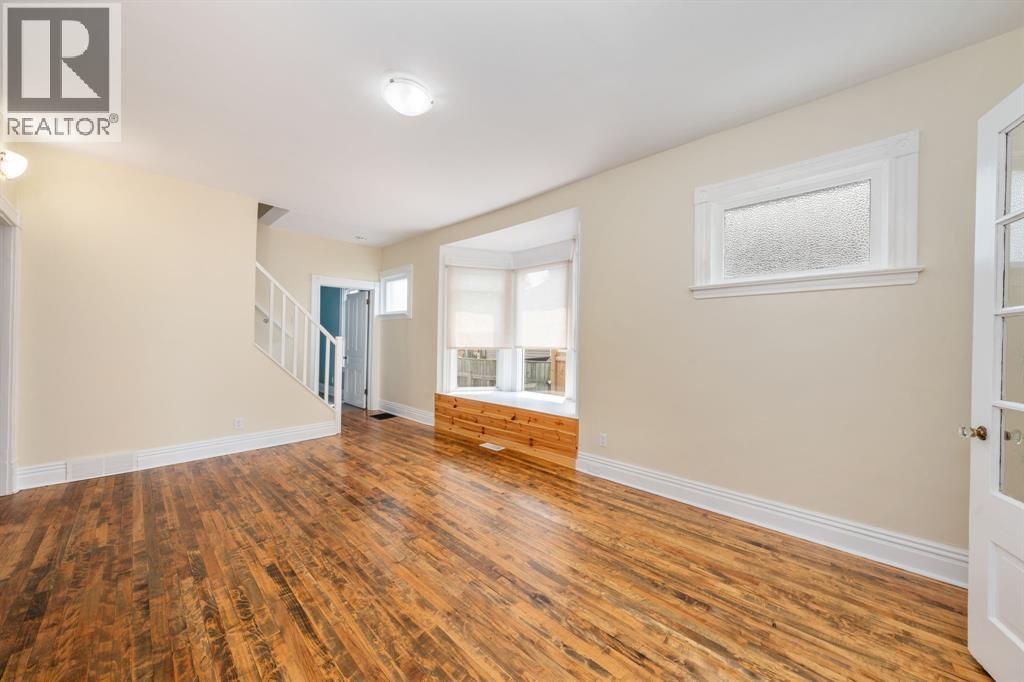 Photo 8 of 266 Brock Street South, Sarnia ON