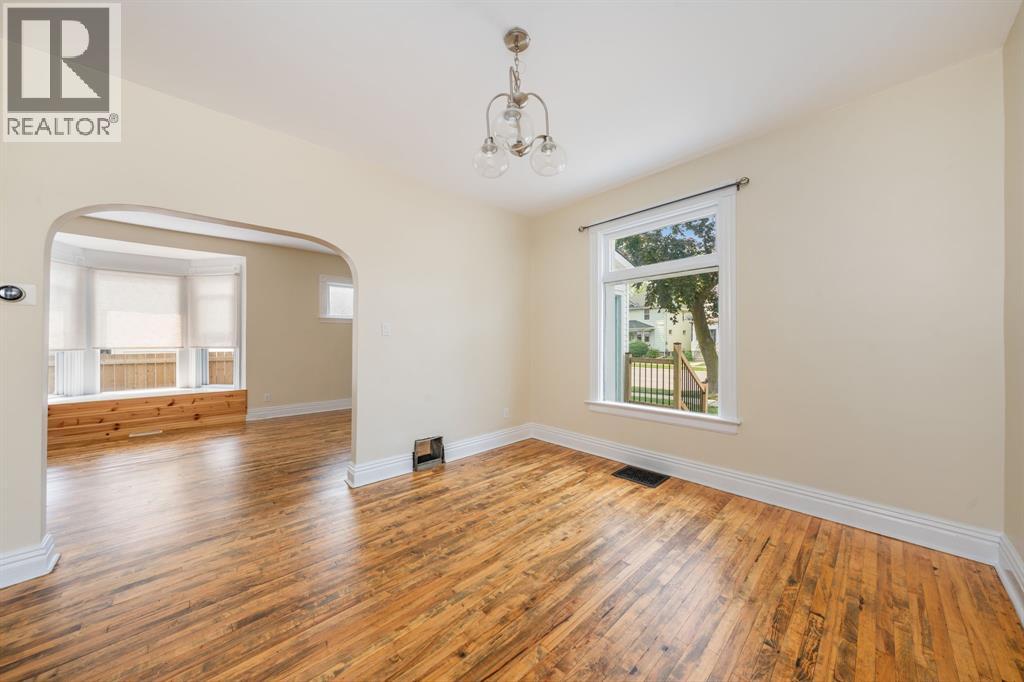 Photo 9 of 266 Brock Street South, Sarnia ON