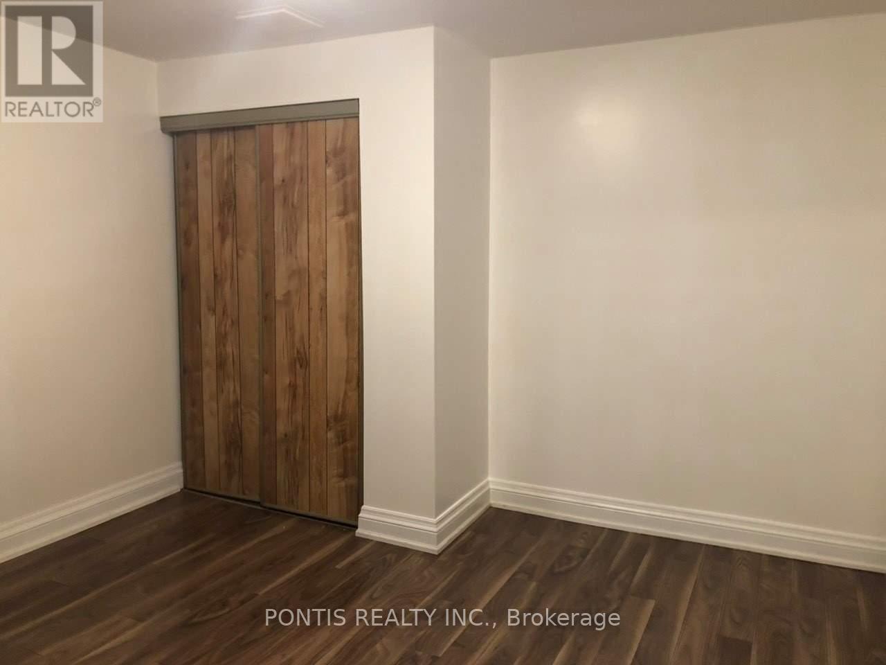 Photo 12 of 114 Cultra Square N, Toronto ON