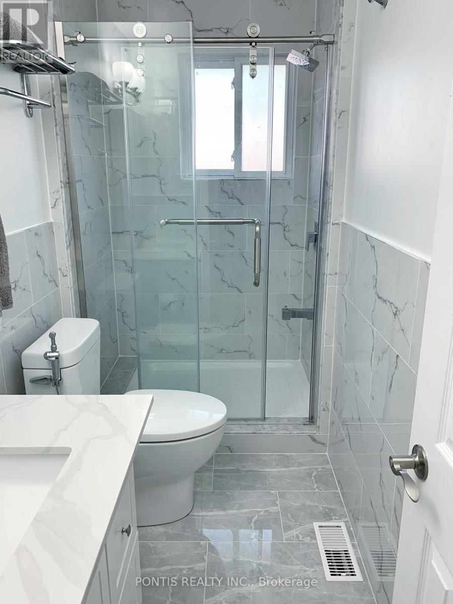 Photo 1 of 114 Cultra Square N, Toronto ON
