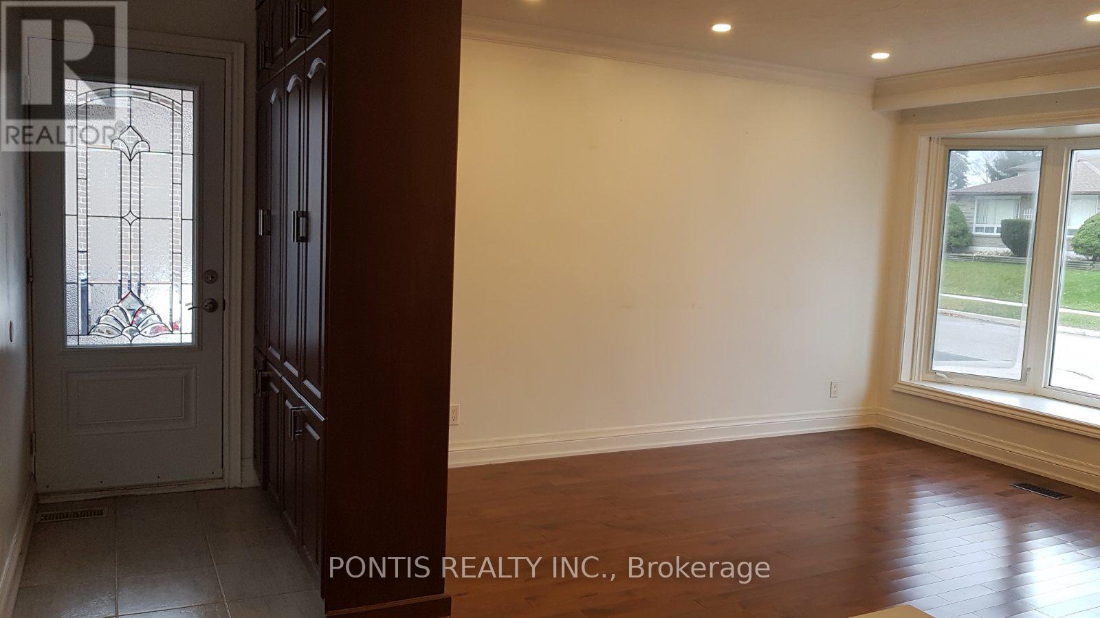 Photo 16 of 114 Cultra Square N, Toronto ON