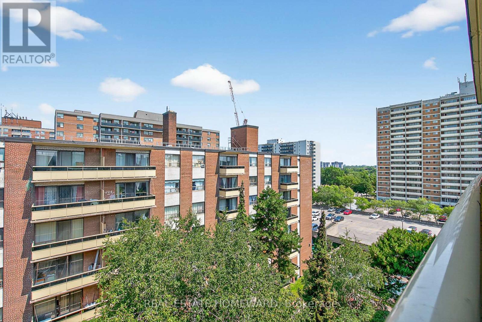 Photo 2 of 708 915 Midland Avenue, Toronto ON