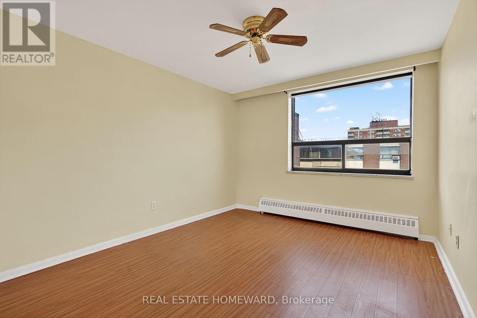Photo 1 of 708 915 Midland Avenue, Toronto ON