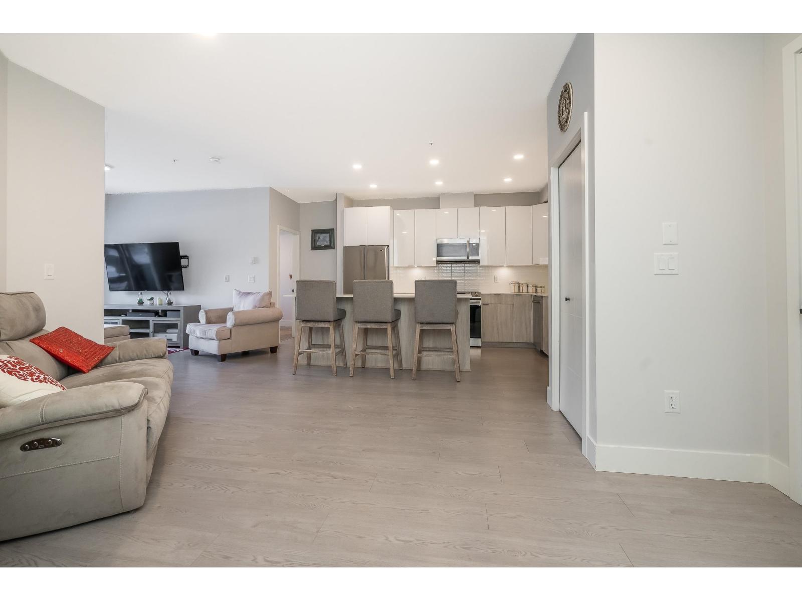 Photo 10 of 120 5486 199 A Street, Langley BC