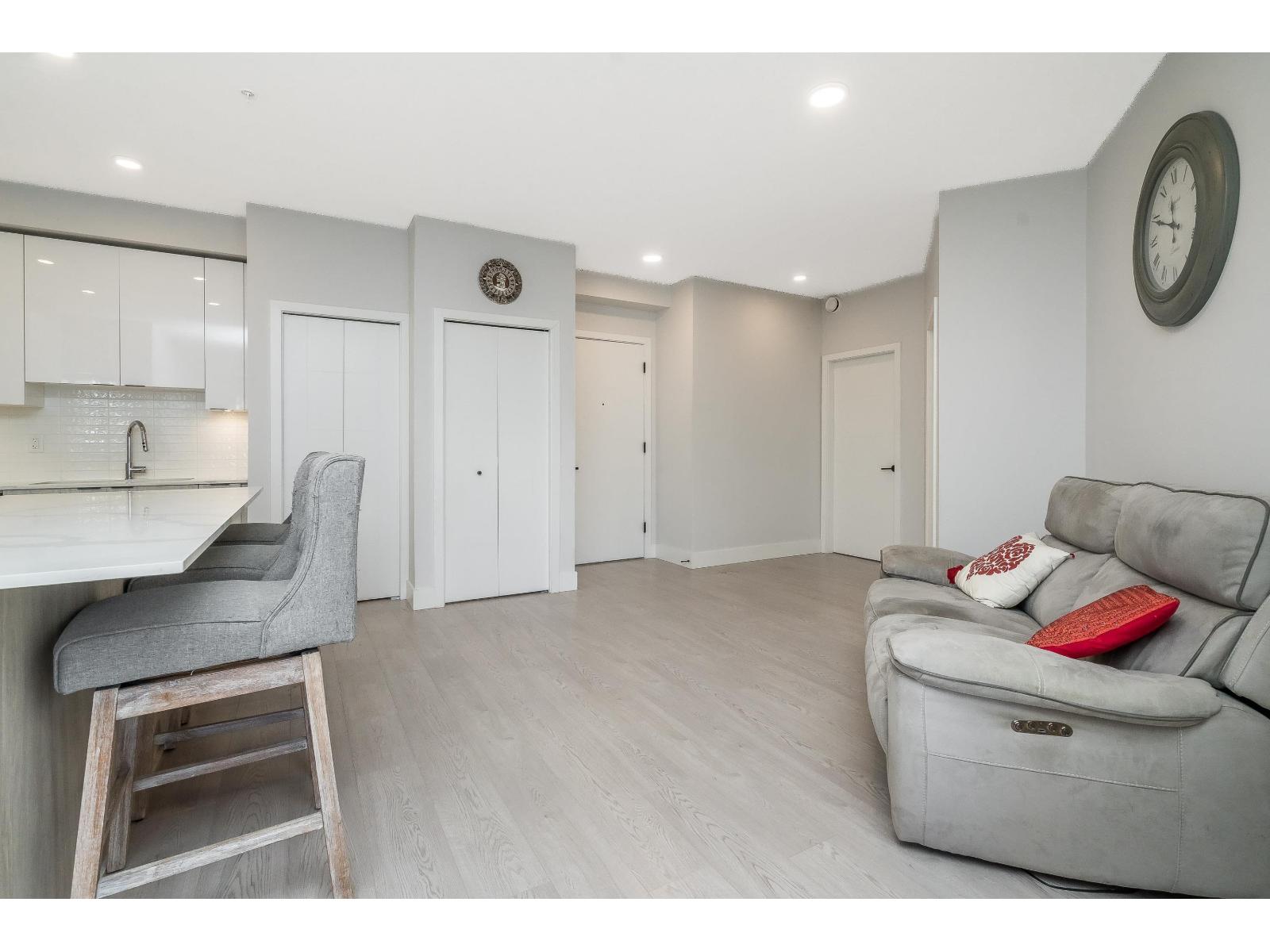 Photo 3 of 120 5486 199 A Street, Langley BC