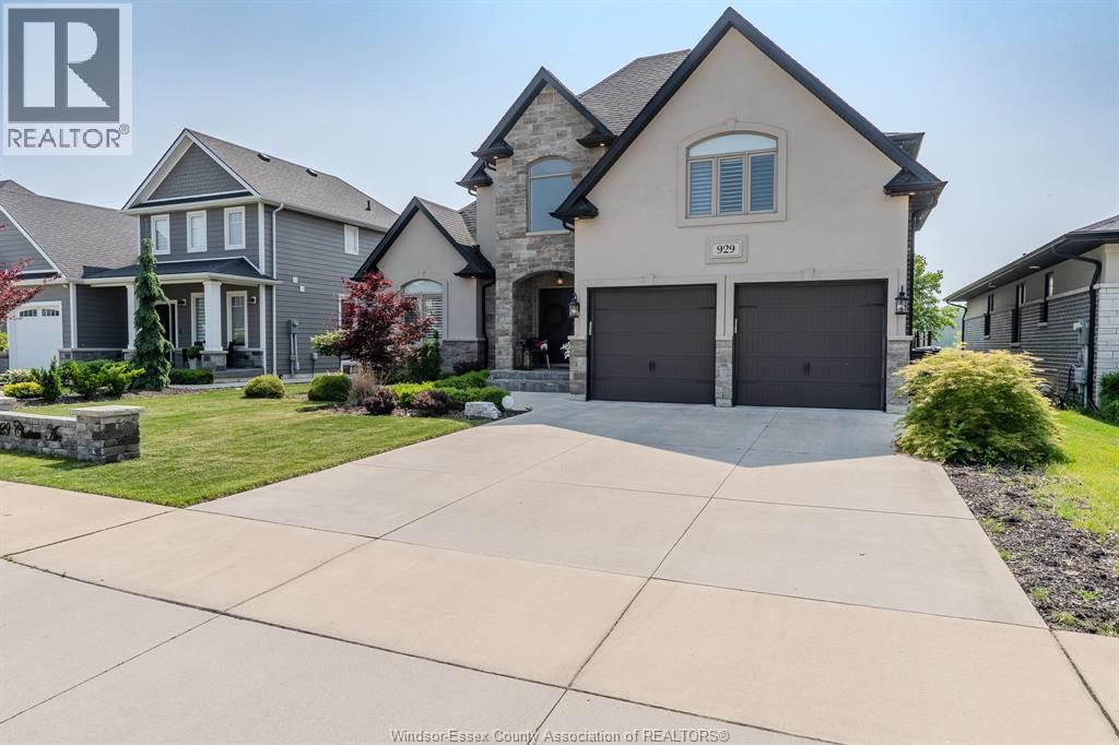 Photo 2 of 929 Chateau, Windsor ON