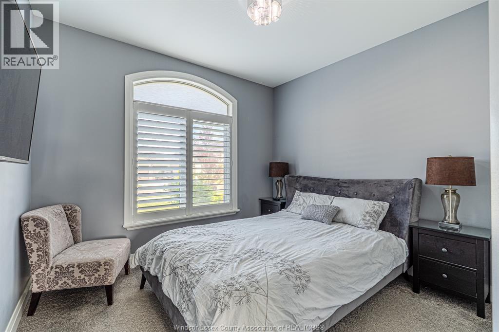 Photo 23 of 929 Chateau, Windsor ON