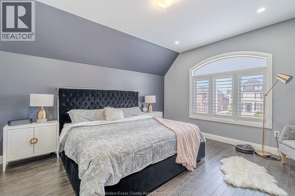 Photo 26 of 929 Chateau, Windsor ON