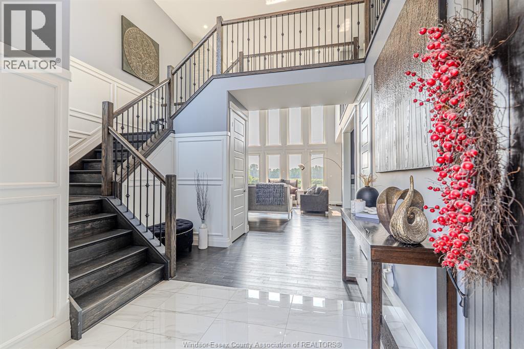 Photo 4 of 929 Chateau, Windsor ON