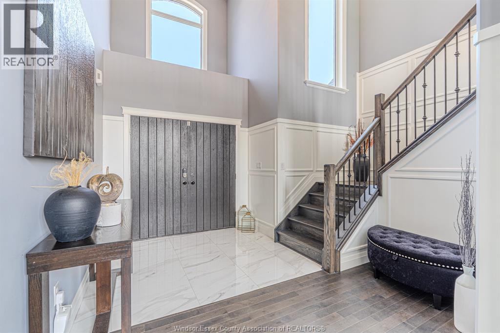Photo 5 of 929 Chateau, Windsor ON