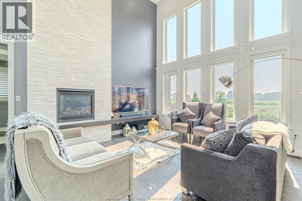 Photo 6 of 929 Chateau, Windsor ON