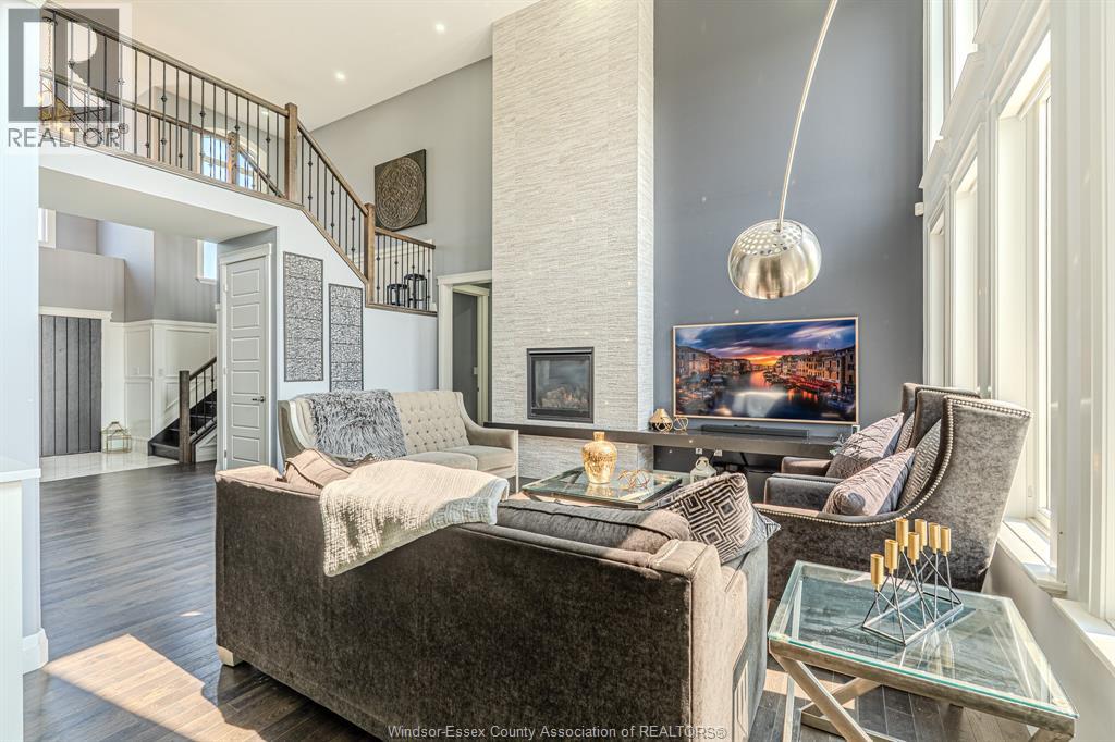 Photo 7 of 929 Chateau, Windsor ON