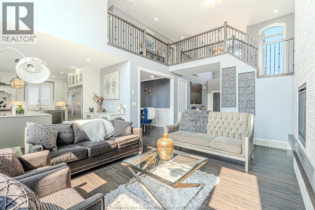 Photo 8 of 929 Chateau, Windsor ON