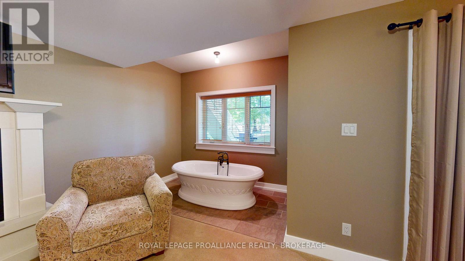 #12-6 532 10TH CONCESSION ROAD - 27