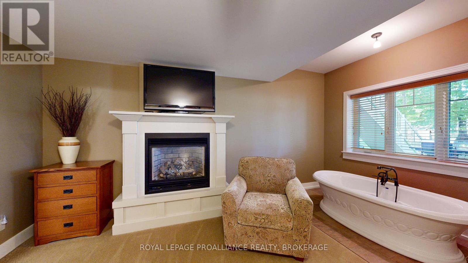 #12-6 532 10TH CONCESSION ROAD - 28