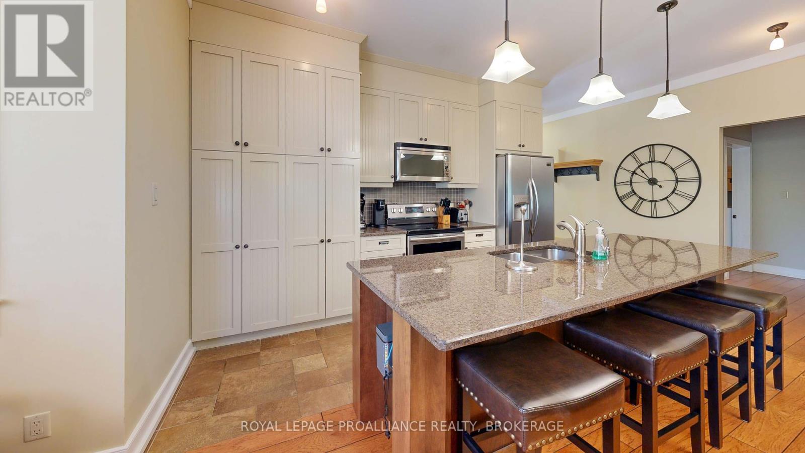 #12-4 532 10TH CONCESSION ROAD - 9