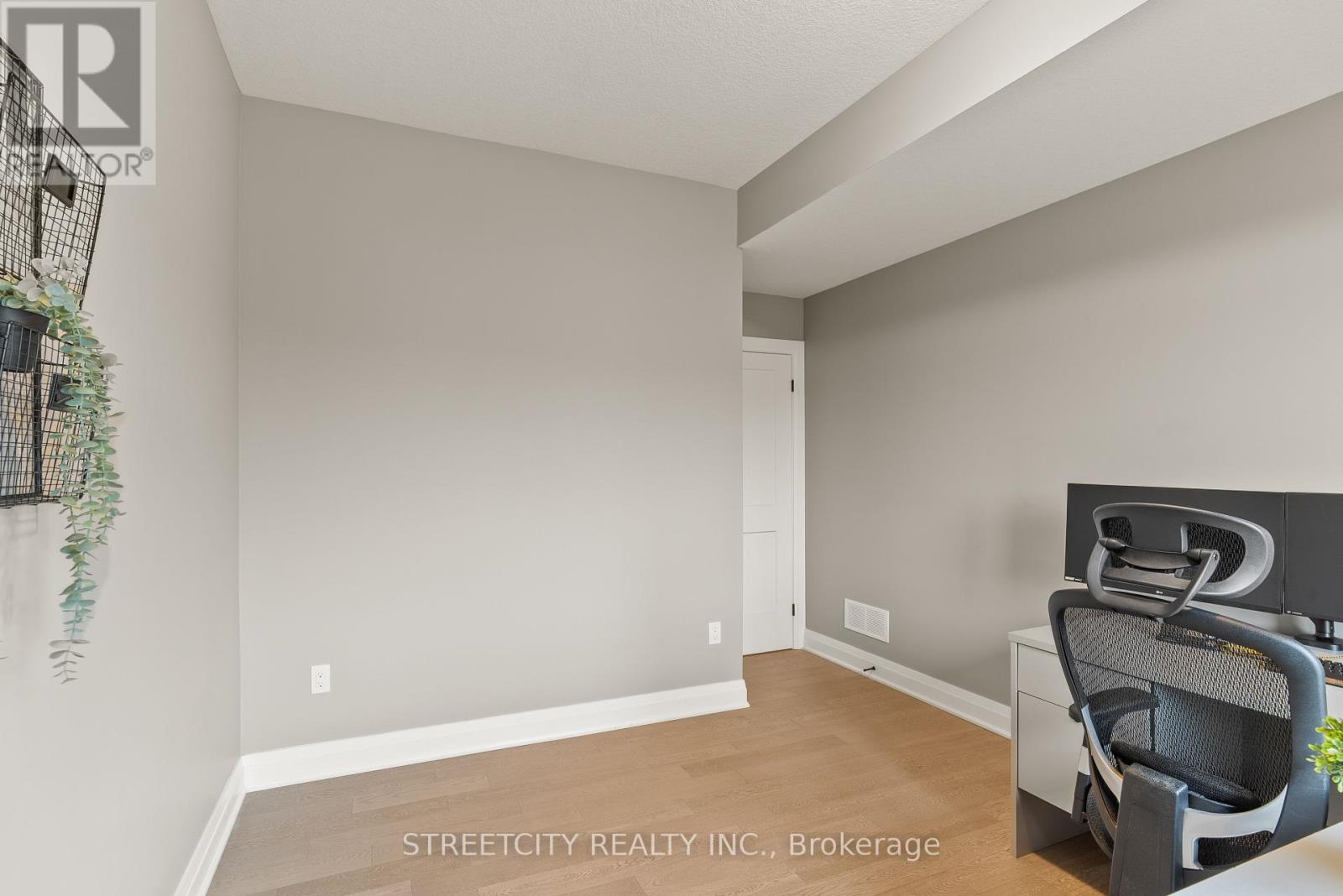 Photo 36 of 1135 Meadowlark Ridge, London South ON