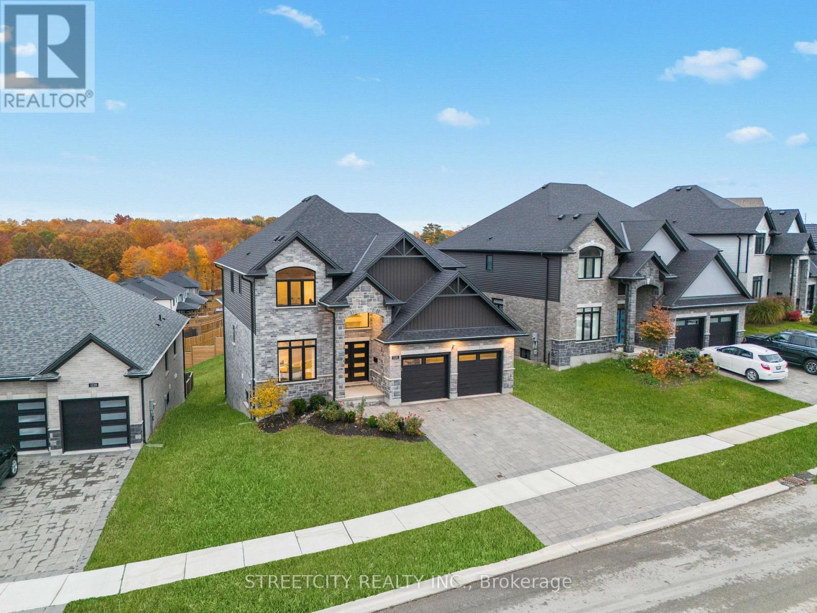 Photo 3 of 1135 Meadowlark Ridge, London South ON