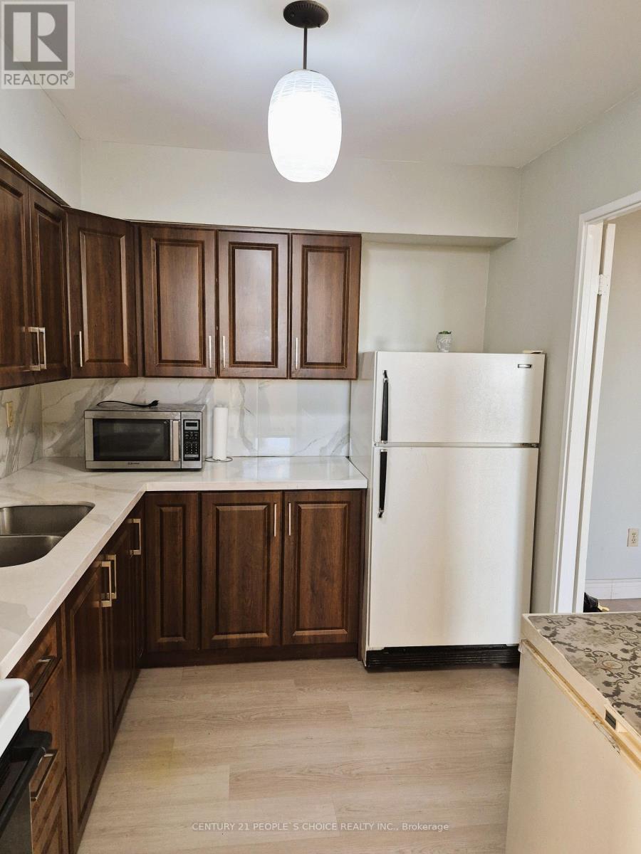 Photo 3 of 801 3533 Derry Road E, Mississauga ON