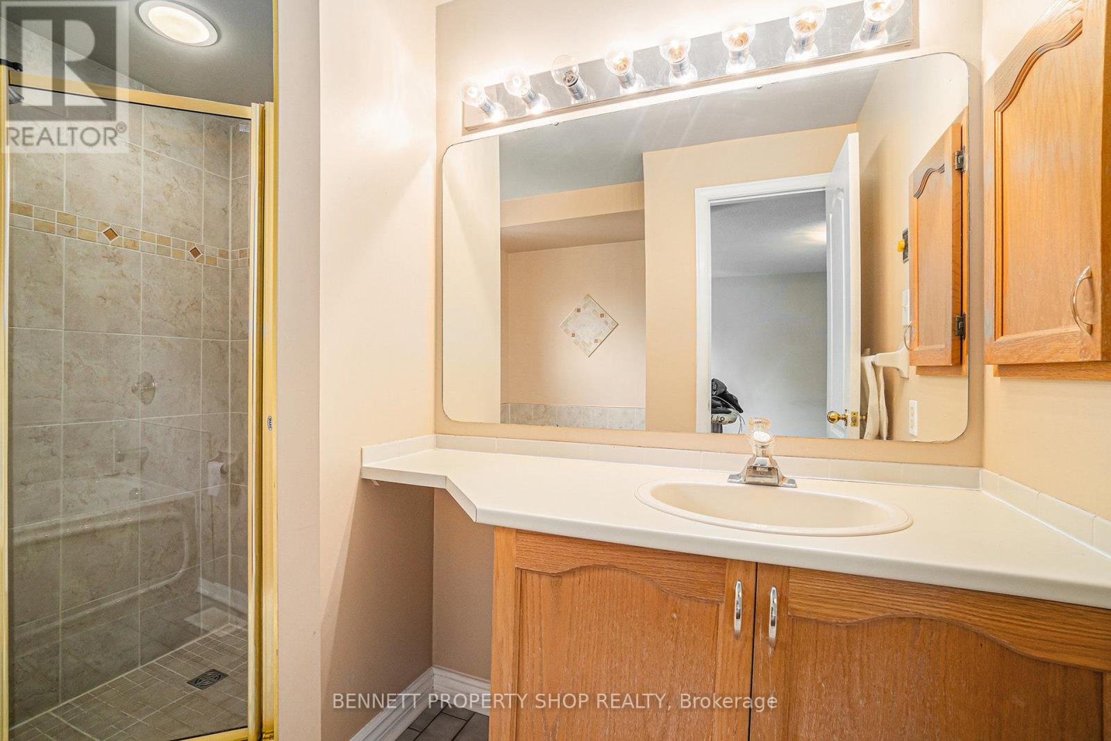 Photo 9 of 109 Flanders Street, Ottawa ON